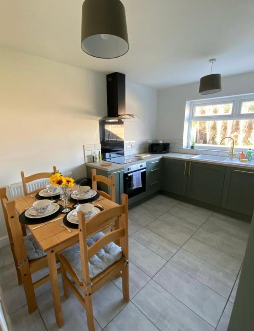 The Beautiful Bungalow Amazing Location For Chester & Zoo Wervin Bagian luar foto