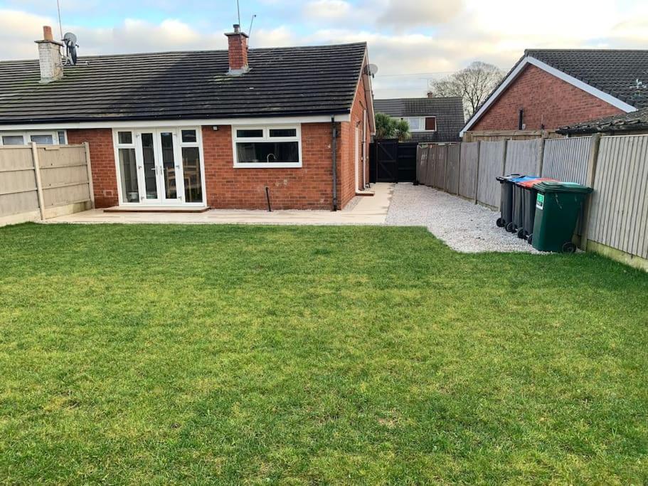 The Beautiful Bungalow Amazing Location For Chester & Zoo Wervin Bagian luar foto
